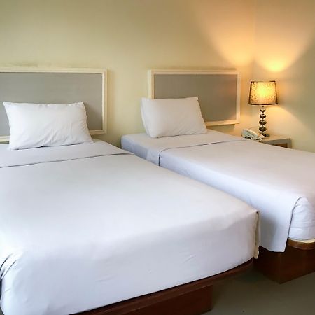 J Two S Pratunam Hotel Bangkok Extérieur photo