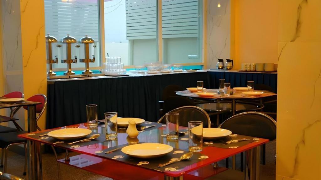 J Two S Pratunam Hotel Bangkok Extérieur photo