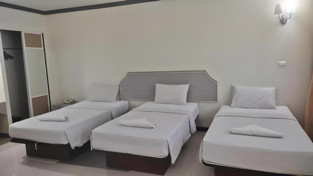 J Two S Pratunam Hotel Bangkok Extérieur photo