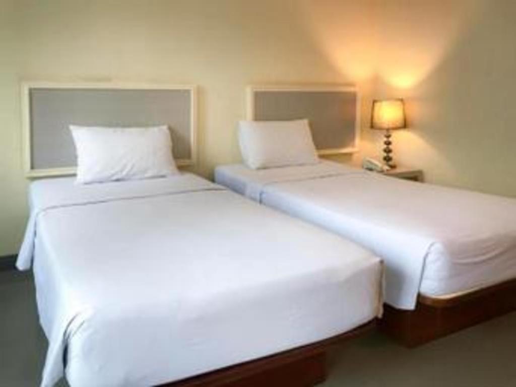 J Two S Pratunam Hotel Bangkok Extérieur photo