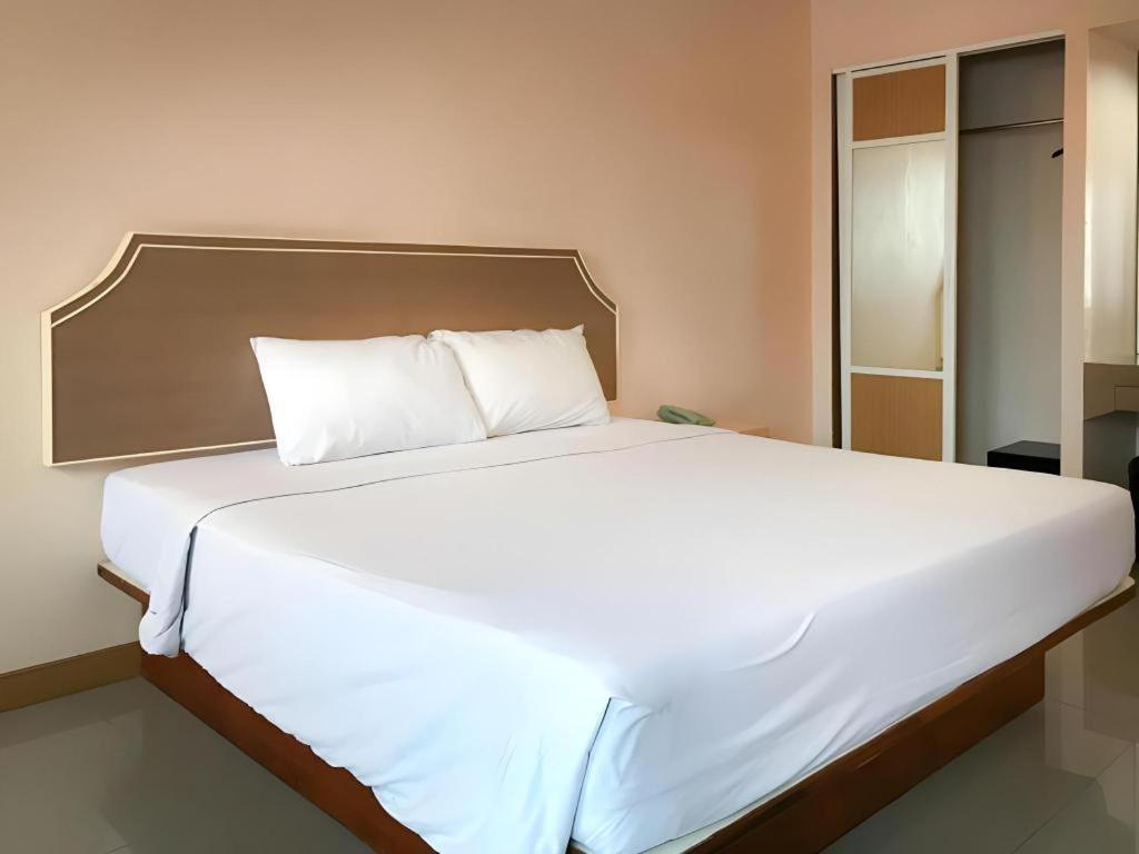 J Two S Pratunam Hotel Bangkok Extérieur photo