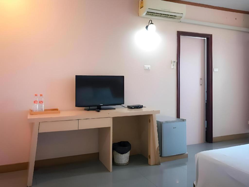 J Two S Pratunam Hotel Bangkok Extérieur photo