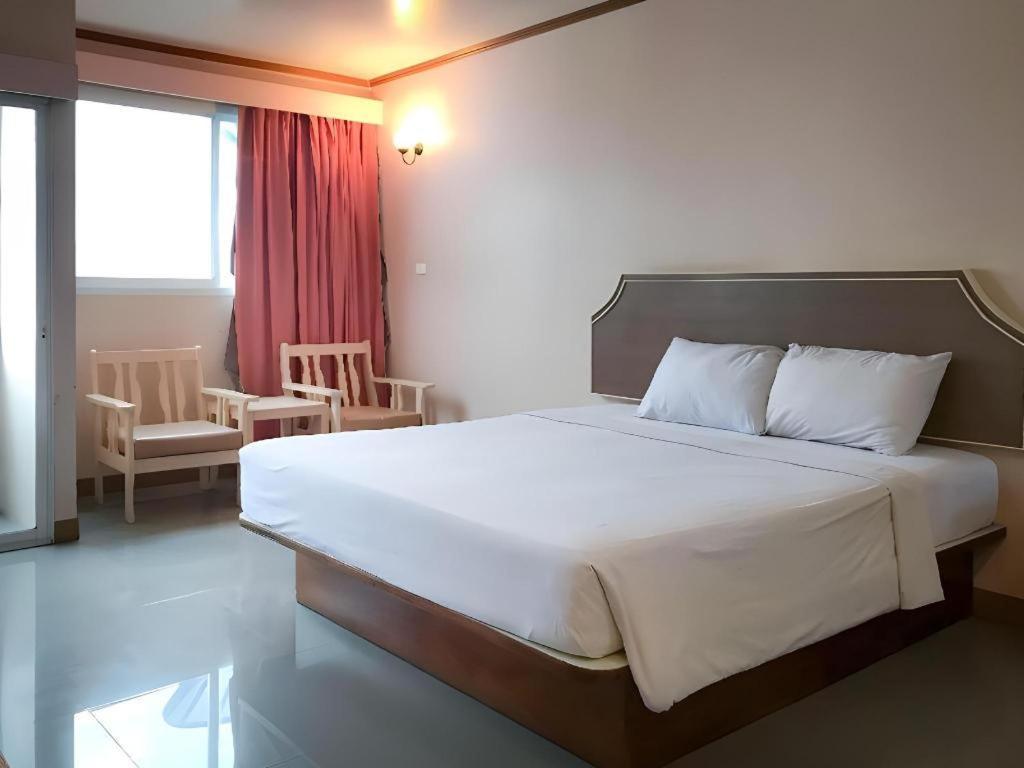 J Two S Pratunam Hotel Bangkok Extérieur photo