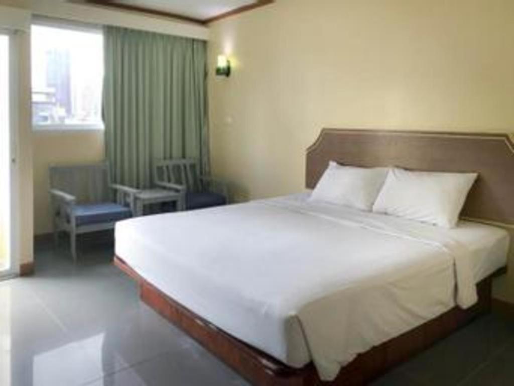 J Two S Pratunam Hotel Bangkok Extérieur photo