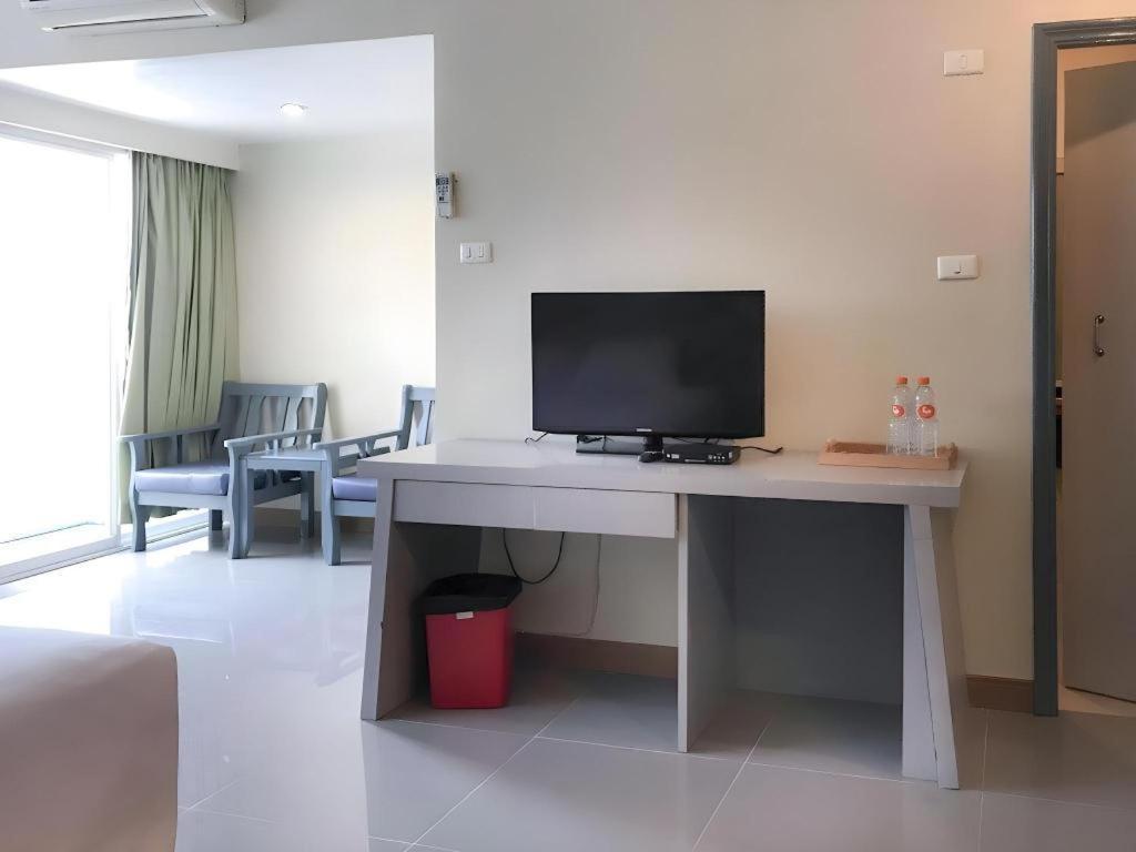 J Two S Pratunam Hotel Bangkok Extérieur photo