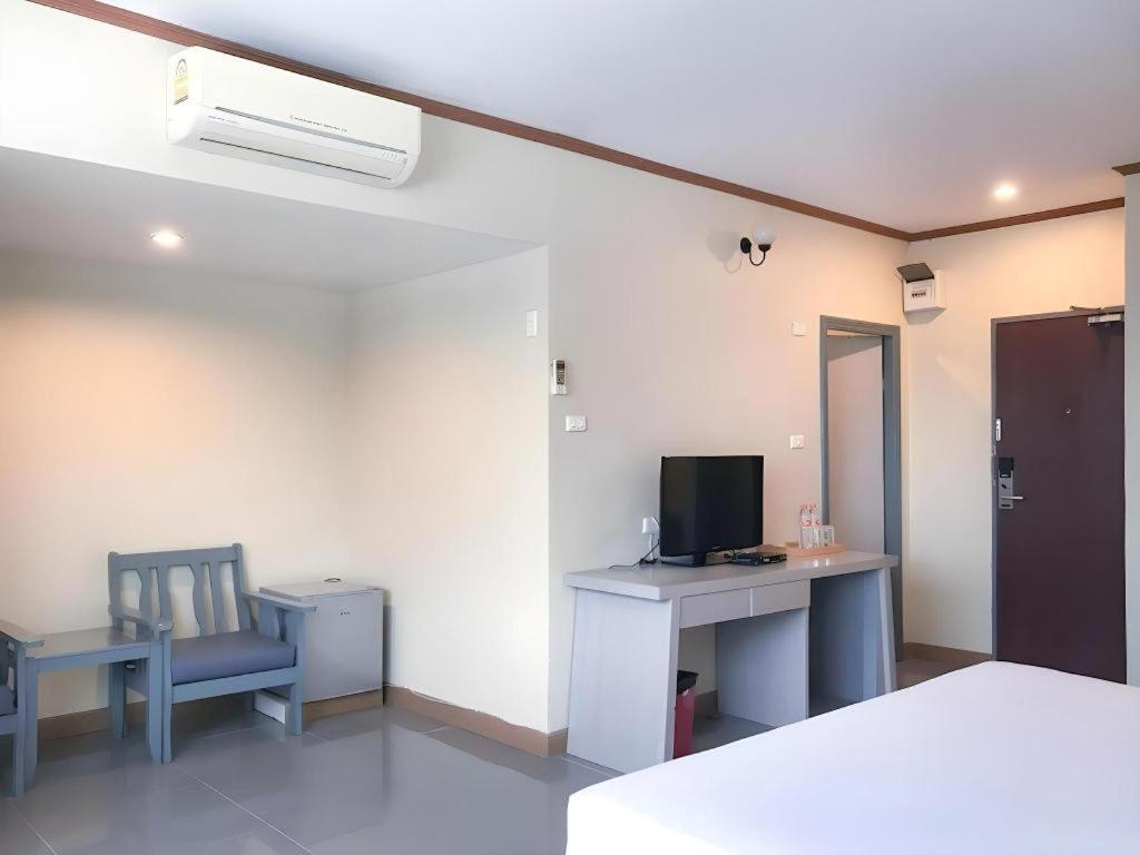 J Two S Pratunam Hotel Bangkok Extérieur photo