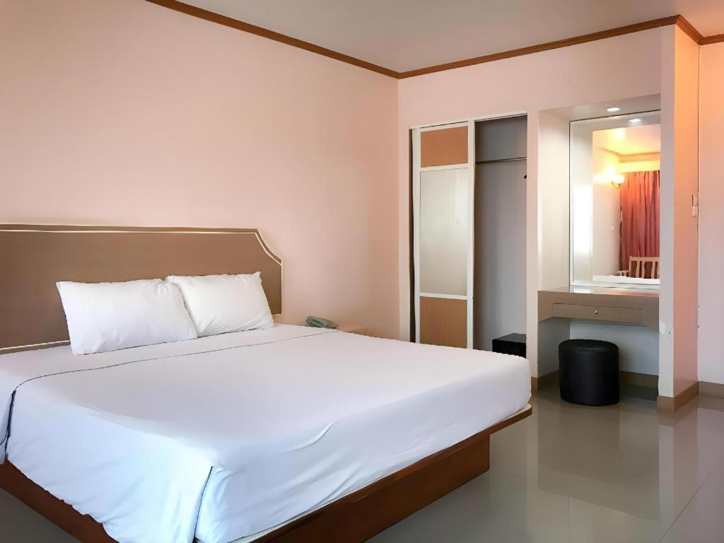 J Two S Pratunam Hotel Bangkok Extérieur photo